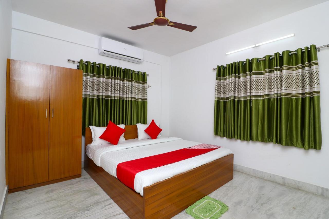 Oyo 30269 Amar Raj Inn Kolkata Luaran gambar
