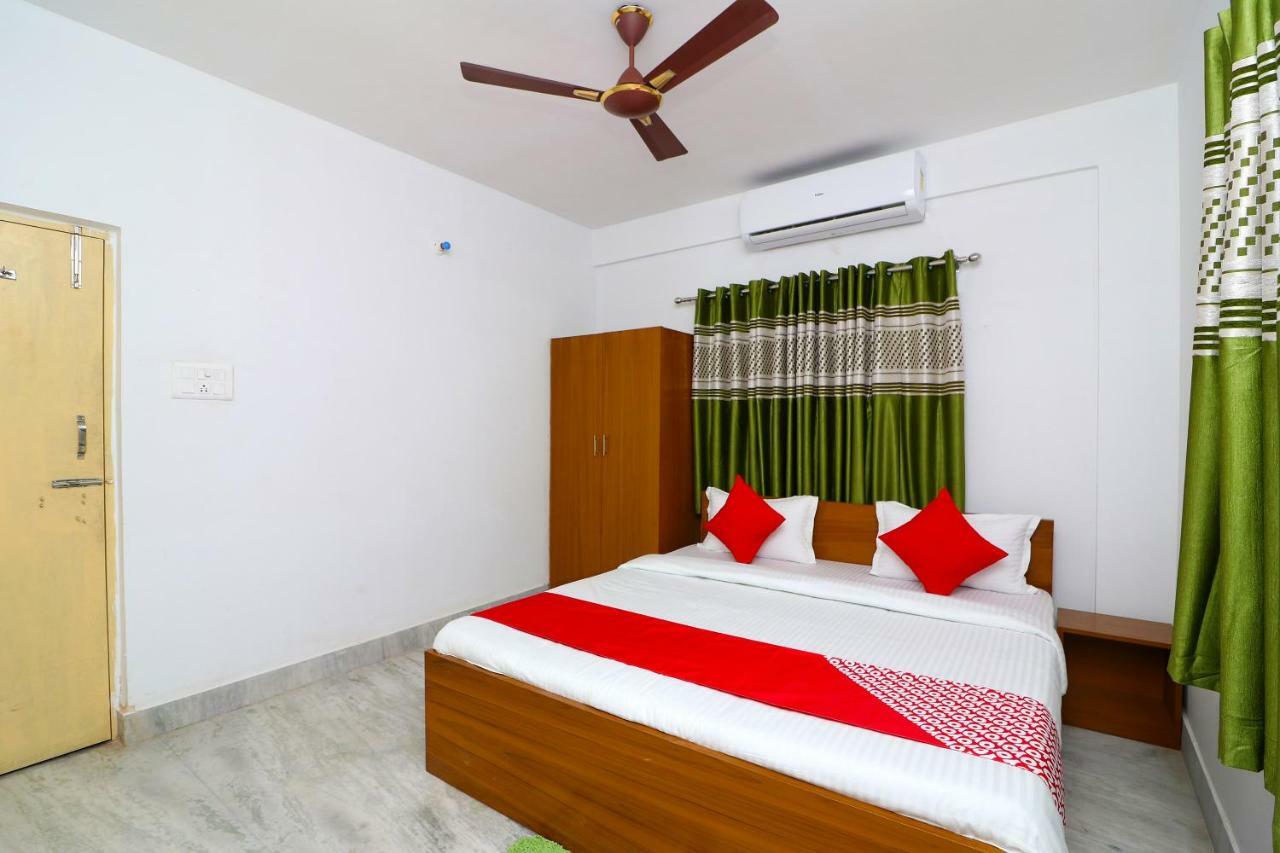 Oyo 30269 Amar Raj Inn Kolkata Luaran gambar