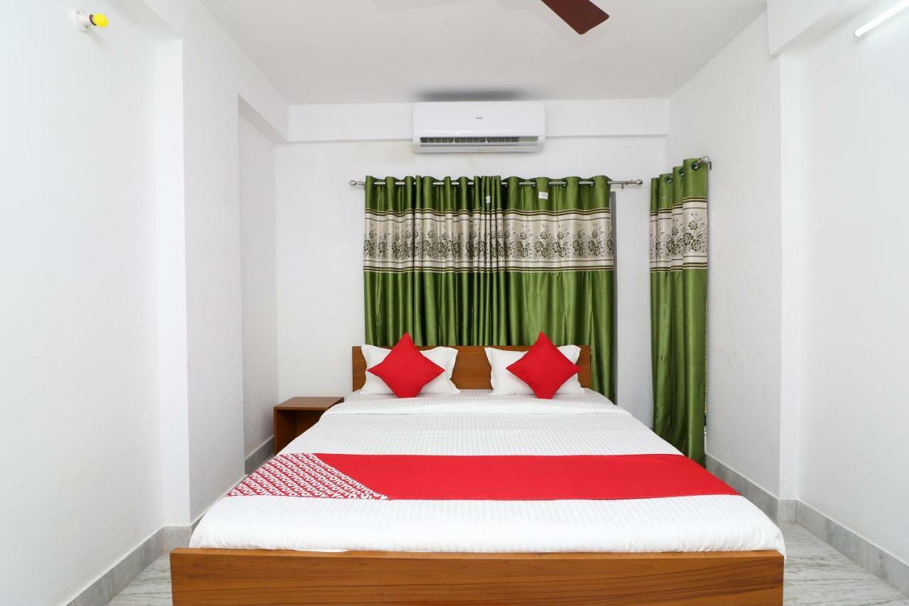 Oyo 30269 Amar Raj Inn Kolkata Luaran gambar