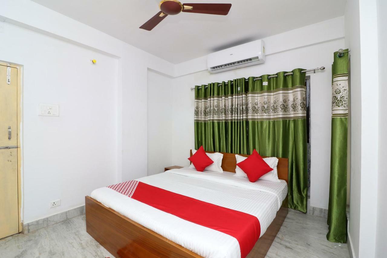 Oyo 30269 Amar Raj Inn Kolkata Luaran gambar
