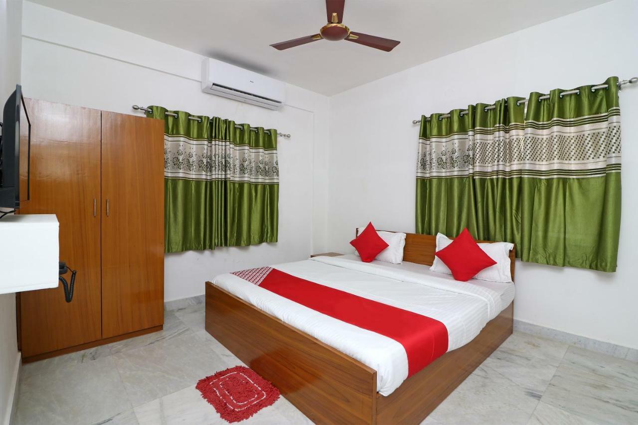Oyo 30269 Amar Raj Inn Kolkata Luaran gambar
